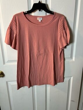 LuLaRoe “Stephanie” peachy-pink Ribbed Short Sleeve Top